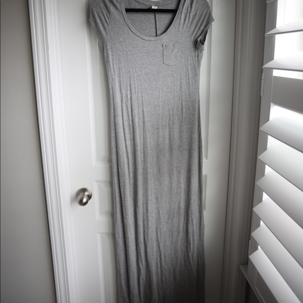 Super soft gray maxi with adorable front pocket